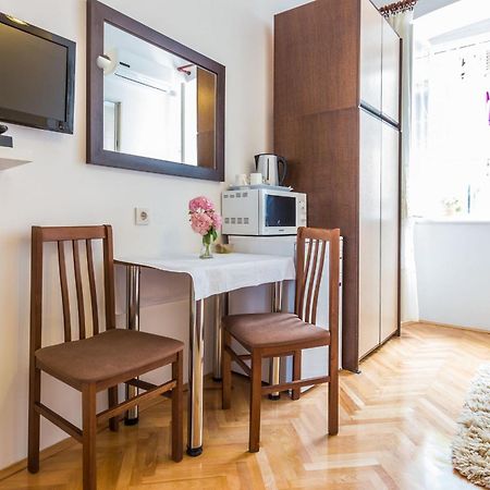 Mila Apartments In Old Town Centre Zadar Room photo