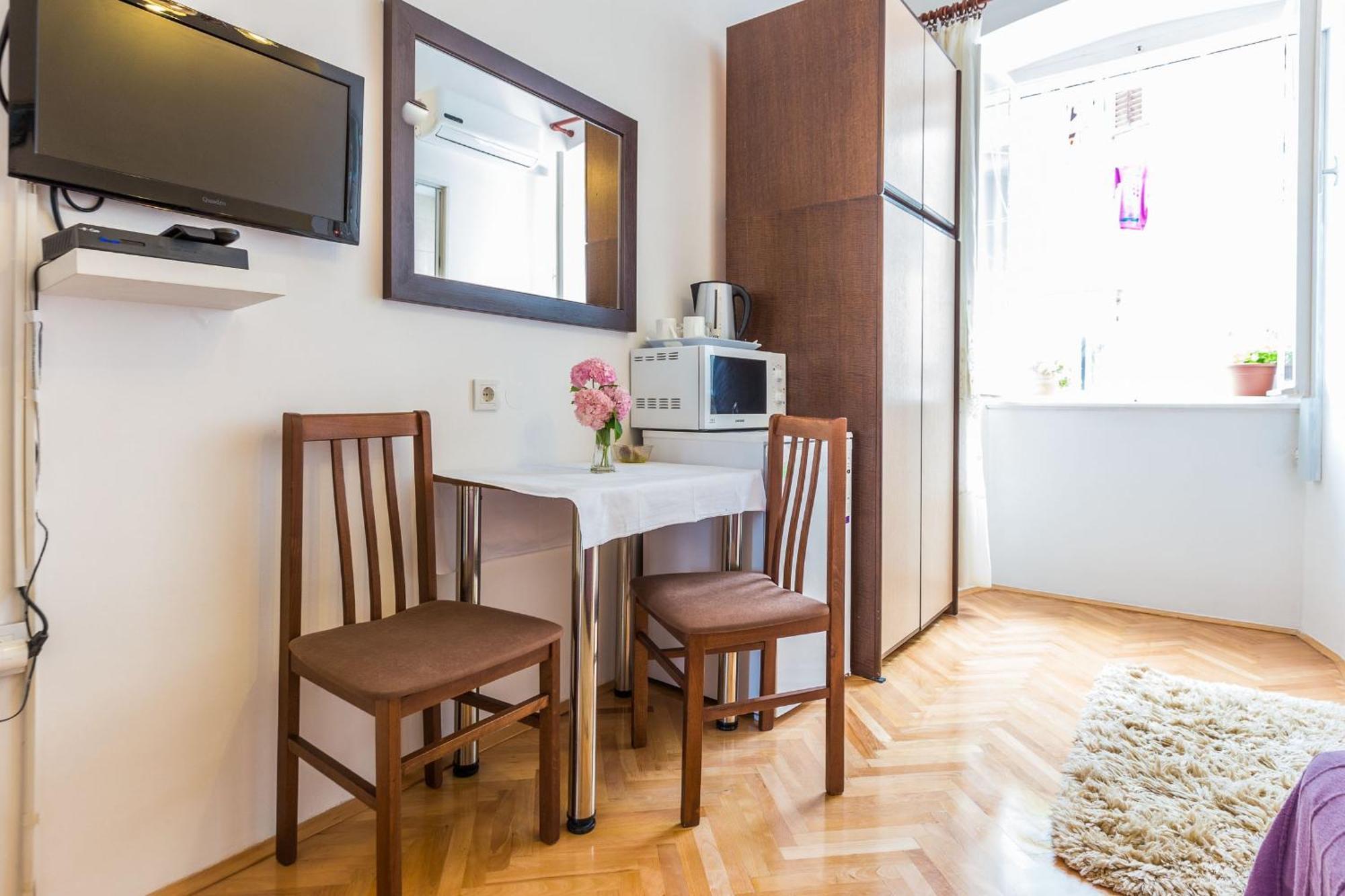 Mila Apartments In Old Town Centre Zadar Room photo