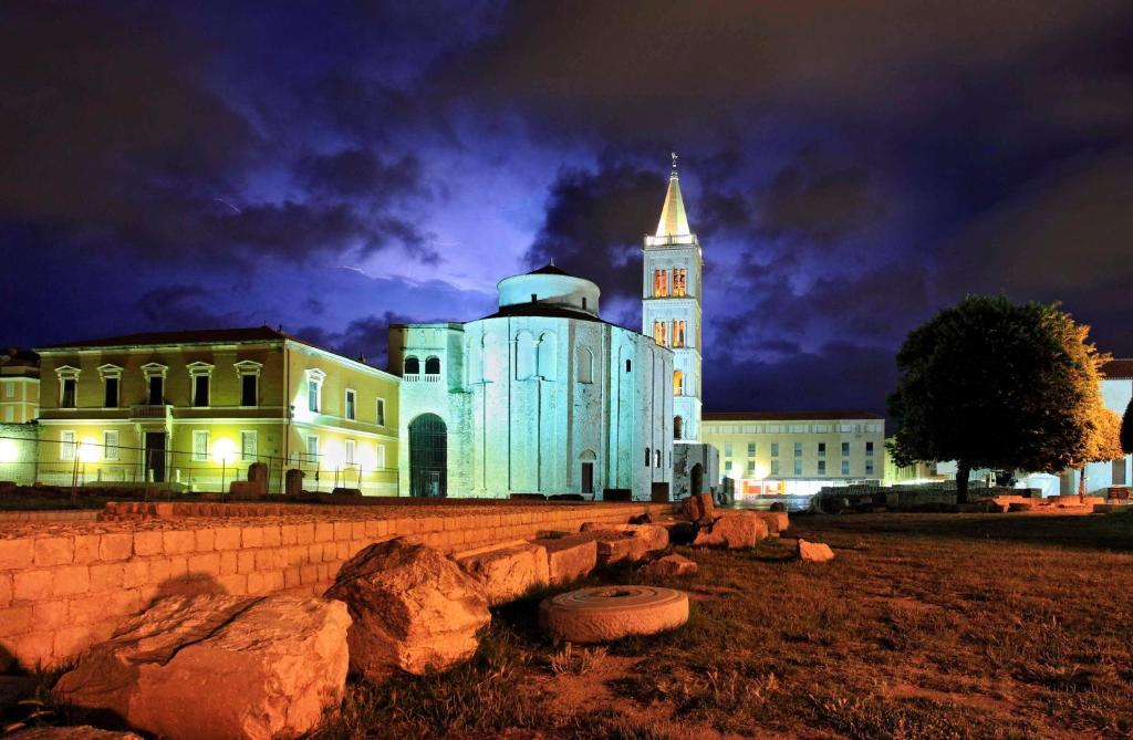 Mila Apartments In Old Town Centre Zadar Exterior photo